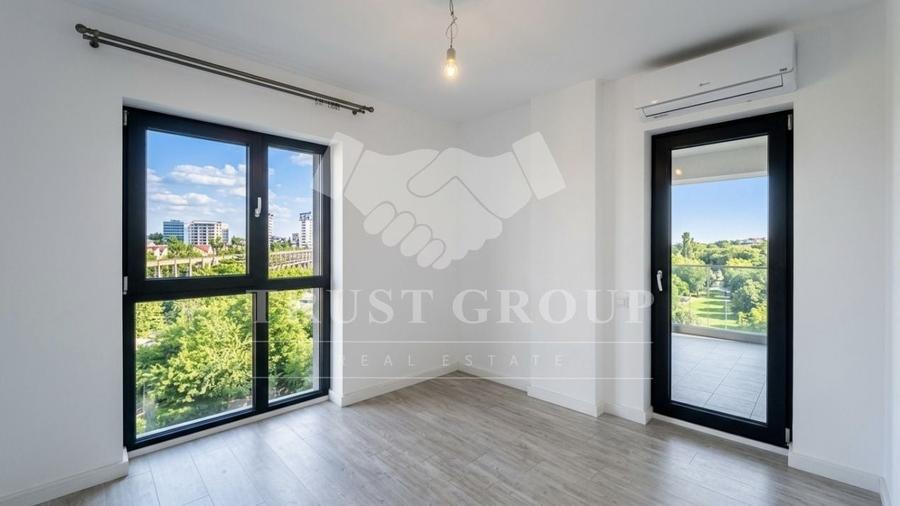 Apartament cu 3 camere semidecomandat în Domenii