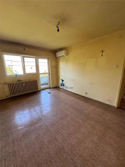 Apartament cu 3 camere semidecomandat în Giurgiului