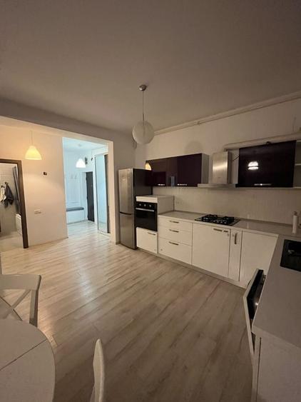 Apartament cu 2 camere decomandat, mobilat în Universitate