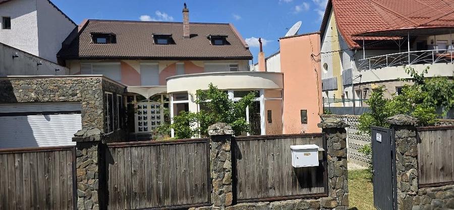 Casă cu 4 camere cu Teren 400 Mp în Elisabetin