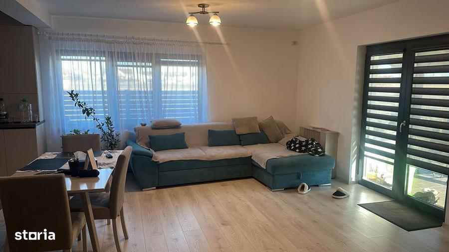 Casă cu 3 camere cu Teren 400 Mp în Bradu