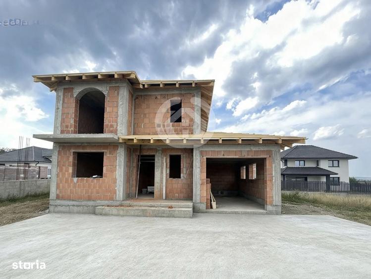 Casă cu 4 camere în Central