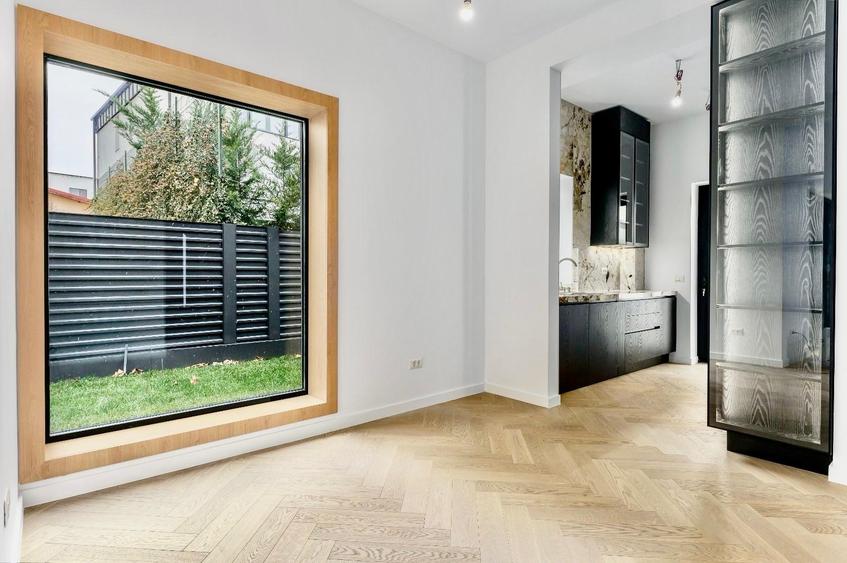 Duplex cu 6 camere cu Canalizare în Iancu Nicolae