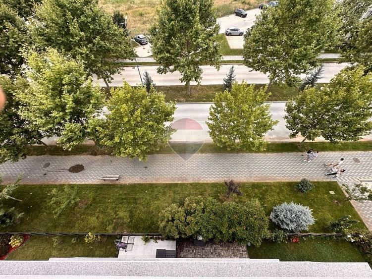 Apartament cu 2 camere semidecomandat, mobilat în Băneasa