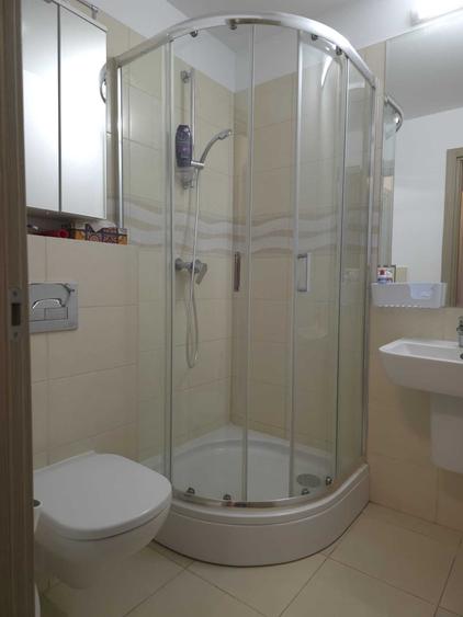 Apartament cu 4 camere decomandat în Băneasa