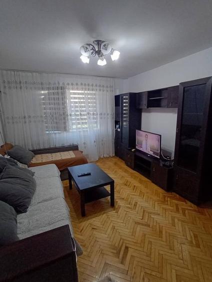 2 camere de vanzare Apusului, Militari - 1