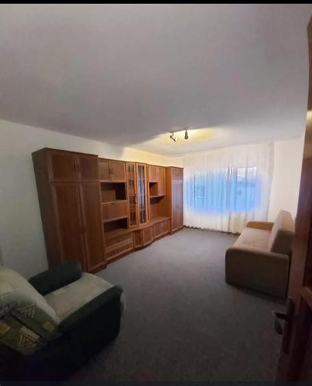 Apartament cu 2 camere decomandat în Între Lacuri