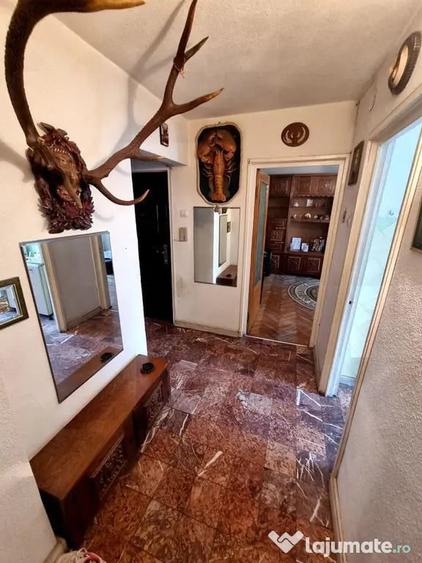 Apartament cu 3 camere decomandat în Ultracentral