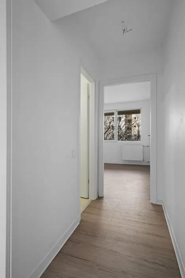 Apartament cu 3 camere semidecomandat în Colentina