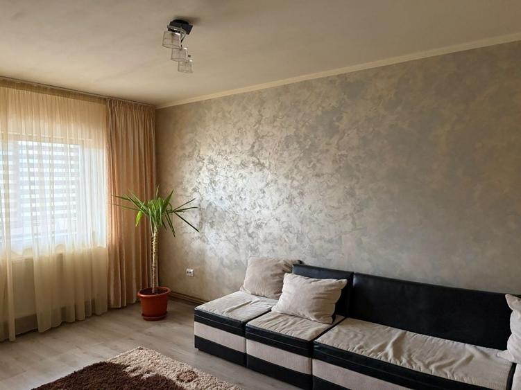 Apartament cu 3 camere decomandat în Dancu