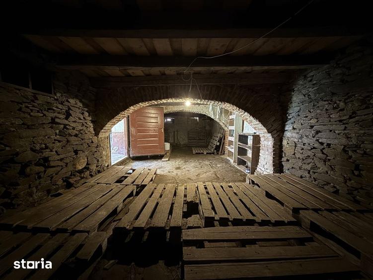 Casă cu 4 camere cu Teren 400 Mp în Poiana Sibiului