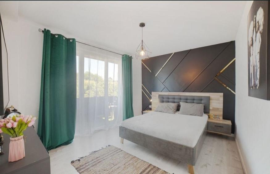 Apartament cu 3 camere decomandat în Exterior Vest