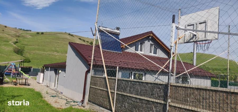 Casă cu 4 camere în Feleacu