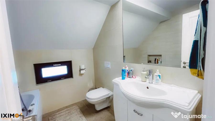 Casă cu 6 camere cu Teren 10100 Mp în Traian