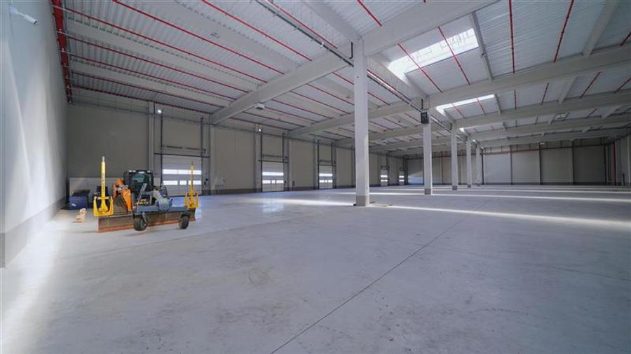 Spațiu industrial, de 4,277 mp, în Borș