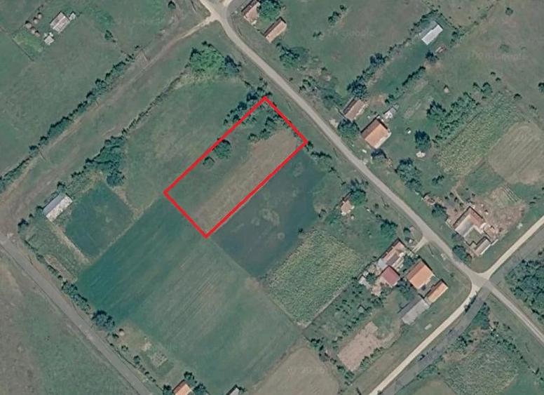 Teren de 1400 mp, în Agrișu Mare