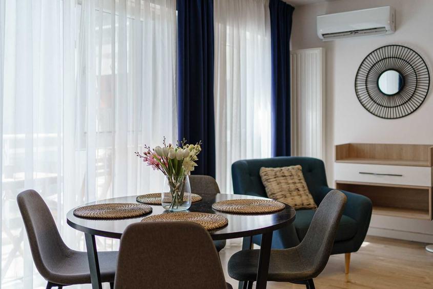 Apartament cu 2 camere semidecomandat în Tei
