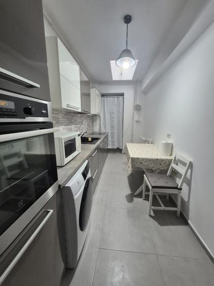 Apartament cu 2 camere semidecomandat în Sisești