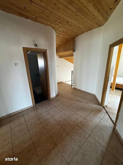 Casă cu 8 camere cu Teren 352 Mp în Ultracentral