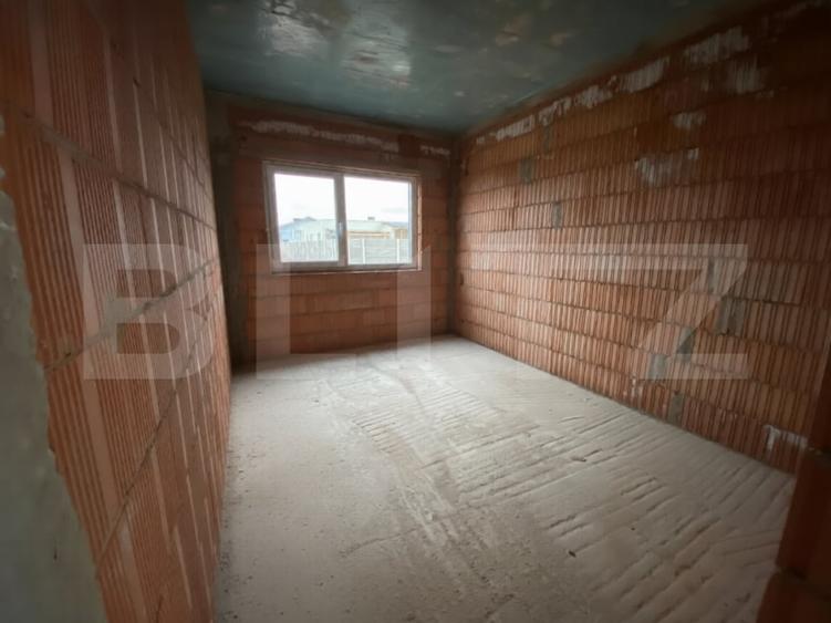 Duplex cu 3 camere cu Teren 284 Mp în Urseni