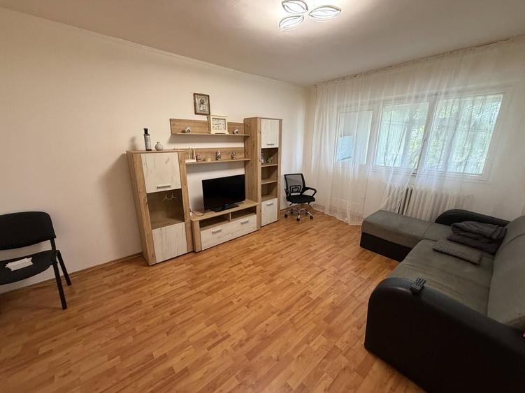 Apartament cu 3 camere, mobilat în Obor