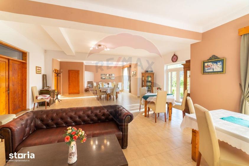 Hotel / Pensiune cu 16 camere de vanzare - 16