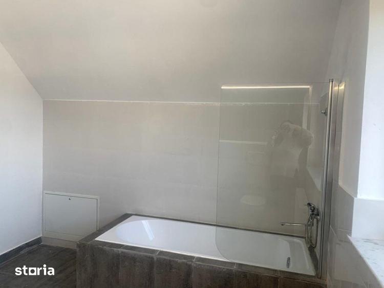 Casă cu 5 camere cu Teren 395 Mp în Central