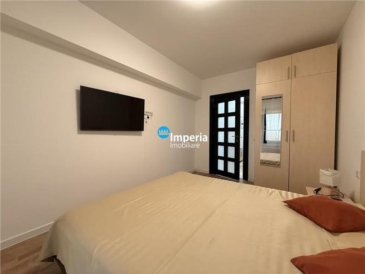 Apartament cu 2 camere decomandat în Podul de Fier