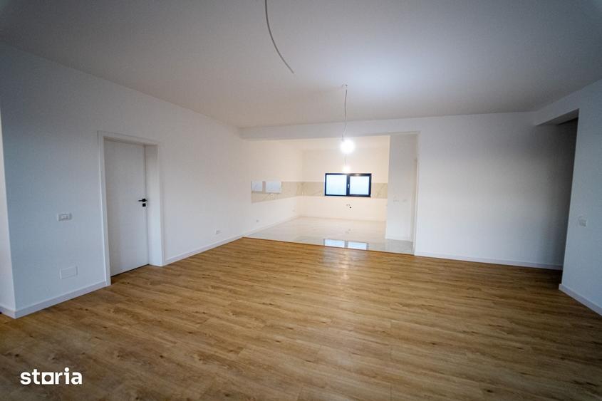 Casă cu 4 camere cu Teren 500 Mp în Bucov