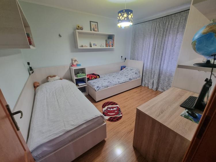 Duplex cu 3 camere cu Canalizare în Nicolina