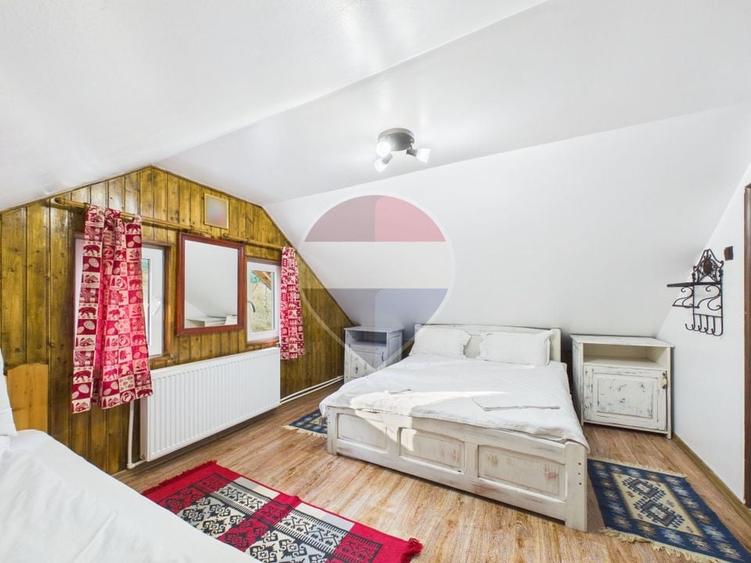 Hotel/Pensiune, de 4,535 mp, în Moroeni