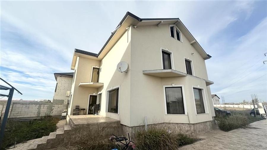 Casă individuală cu 6 camere cu Teren 552 Mp în Aurel Vlaicu