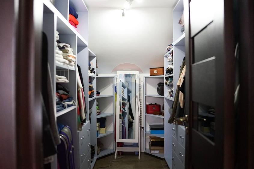 Casă individuală cu 5 camere cu Teren 704 Mp în Borhanci