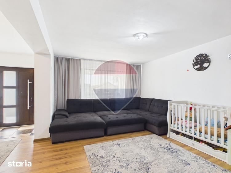 Casă cu 8 camere cu Teren 2220 Mp în Crevedia