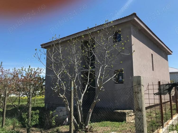 Casă cu 5 camere cu Teren 500 Mp în Exterior Vest