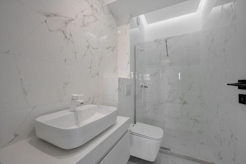 Apartament cu 6 camere decomandat în Nord