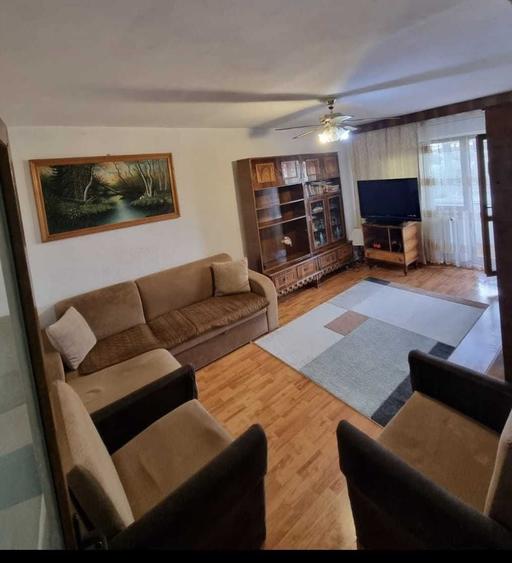Apartament cu 3 camere decomandat în Lăpuș Argeș