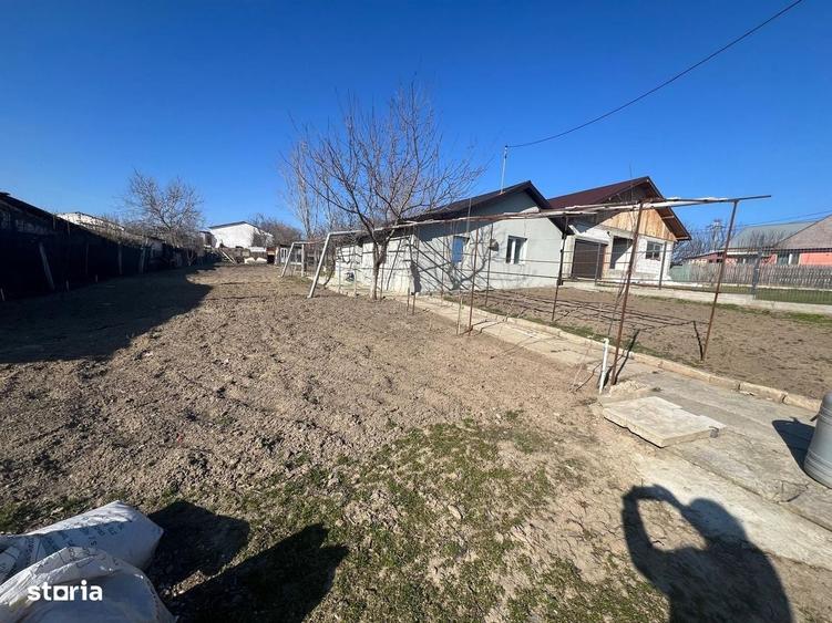Casă cu 2 camere decomandat în Braniștea