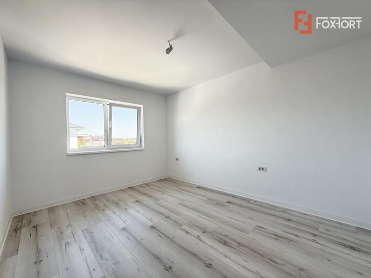 Duplex cu 4 camere cu Canalizare în Săcălaz