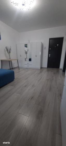 Garsonieră decomandată în Apărătorii Patriei