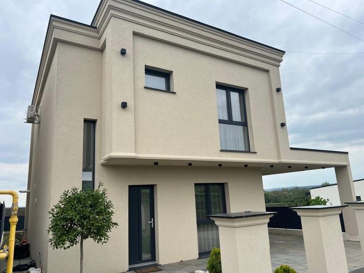 Casă cu 3 camere în Central