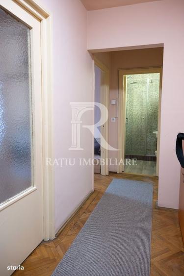 Apartament cu 3 camere decomandat în Central
