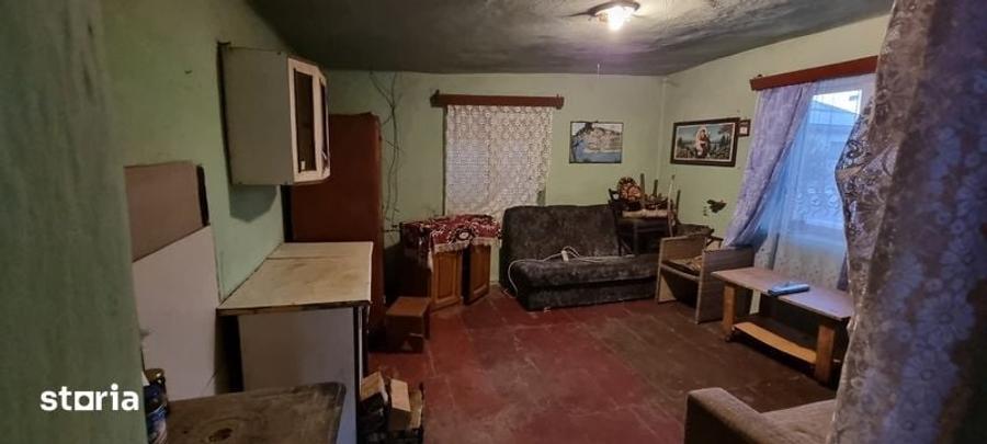 Casă cu 2 camere cu Teren 373 Mp în Bujac