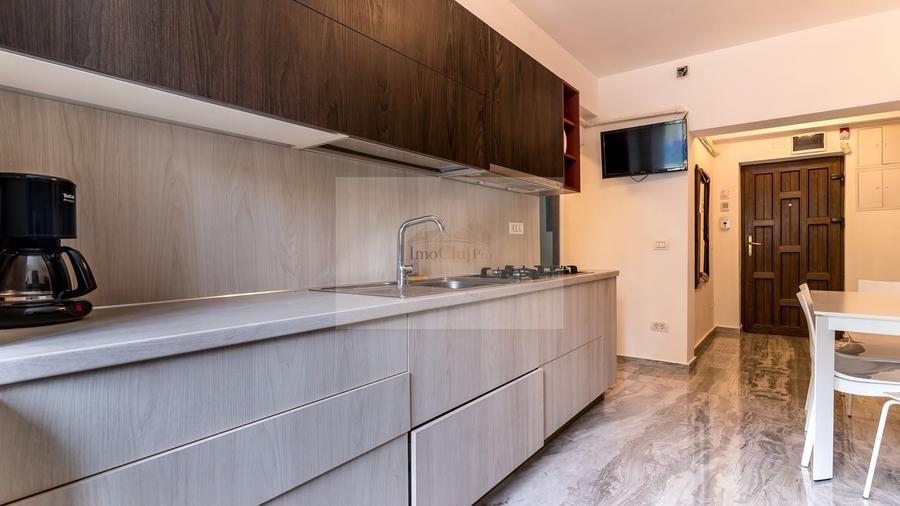 Apartament cu 2 camere decomandat, mobilat în Central