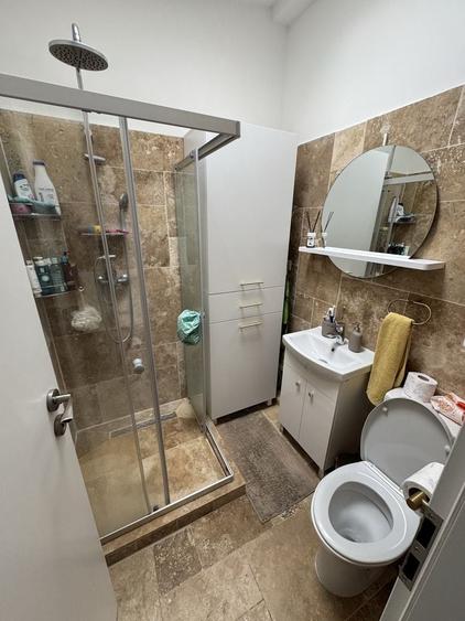 Apartament cu 2 camere decomandat în Berceni