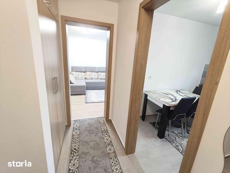 Apartament cu 2 camere decomandat în Tractorul