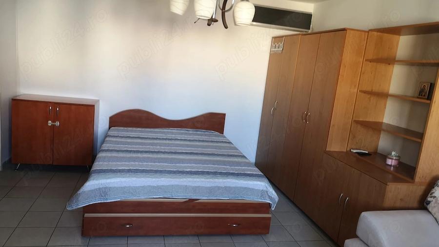 Garsonieră decomandată în Costin Georgian