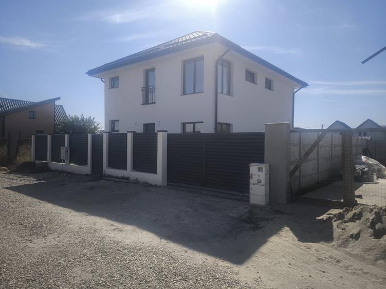 Casă individuală cu 4 camere cu Teren 270 Mp în Berceni
