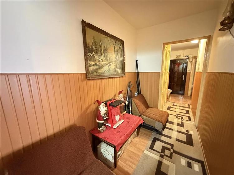 Apartament cu 3 camere decomandat în Rogerius