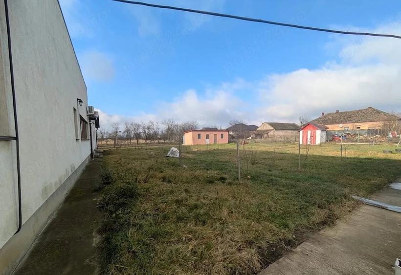 Spațiu comercial, de 250 mp, în Cebza